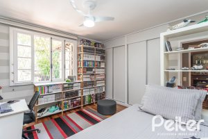 Casa à venda com 395m², 4 dormitórios, 1 suíte, 4 vagas, no bairro Vila Conceição em Porto Alegre