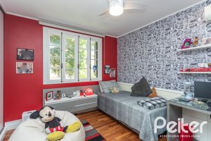 Casa à venda com 395m², 4 dormitórios, 1 suíte, 4 vagas, no bairro Vila Conceição em Porto Alegre