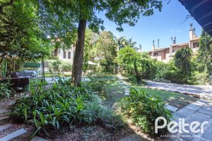 Casa à venda com 395m², 4 dormitórios, 1 suíte, 4 vagas, no bairro Vila Conceição em Porto Alegre