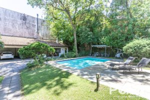 Casa à venda com 395m², 4 dormitórios, 1 suíte, 4 vagas, no bairro Vila Conceição em Porto Alegre