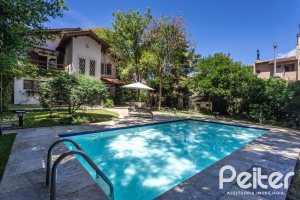 Casa à venda com 395m², 4 dormitórios, 1 suíte, 4 vagas, no bairro Vila Conceição em Porto Alegre