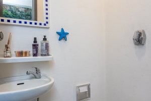 Casa à venda com 395m², 4 dormitórios, 1 suíte, 4 vagas, no bairro Vila Conceição em Porto Alegre