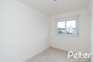 Apartamento à venda com 76m², 3 dormitórios, 1 suíte, 1 vaga, no bairro Azenha em Porto Alegre