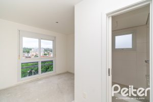 Apartamento à venda com 76m², 3 dormitórios, 1 suíte, 1 vaga, no bairro Azenha em Porto Alegre