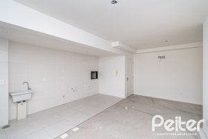 Apartamento à venda com 76m², 3 dormitórios, 1 suíte, 1 vaga, no bairro Azenha em Porto Alegre