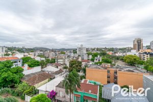 Apartamento à venda com 76m², 3 dormitórios, 1 suíte, 1 vaga, no bairro Azenha em Porto Alegre