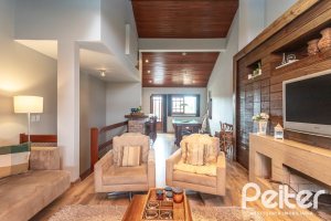 Casa à venda com 157m², 3 dormitórios, 1 suíte, 2 vagas, no bairro Ipanema em Porto Alegre