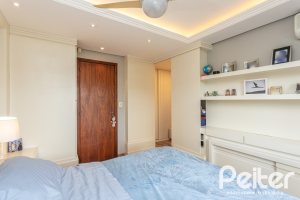 Casa à venda com 157m², 3 dormitórios, 1 suíte, 2 vagas, no bairro Ipanema em Porto Alegre