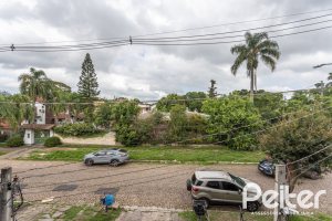 Casa à venda com 157m², 3 dormitórios, 1 suíte, 2 vagas, no bairro Ipanema em Porto Alegre