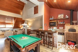 Casa à venda com 157m², 3 dormitórios, 1 suíte, 2 vagas, no bairro Ipanema em Porto Alegre