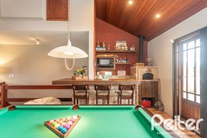 Casa à venda com 157m², 3 dormitórios, 1 suíte, 2 vagas, no bairro Ipanema em Porto Alegre