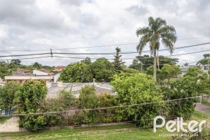 Casa à venda com 157m², 3 dormitórios, 1 suíte, 2 vagas, no bairro Ipanema em Porto Alegre