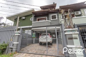 Casa à venda com 157m², 3 dormitórios, 1 suíte, 2 vagas, no bairro Ipanema em Porto Alegre
