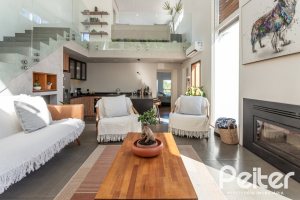 Casa à venda com 164m², 3 dormitórios, 1 suíte, 2 vagas, no bairro Ipanema em Porto Alegre