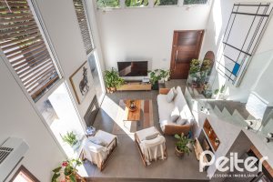 Casa à venda com 164m², 3 dormitórios, 1 suíte, 2 vagas, no bairro Ipanema em Porto Alegre