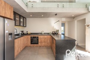 Casa à venda com 164m², 3 dormitórios, 1 suíte, 2 vagas, no bairro Ipanema em Porto Alegre