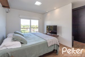 Casa à venda com 164m², 3 dormitórios, 1 suíte, 2 vagas, no bairro Ipanema em Porto Alegre