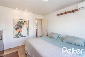 Casa à venda com 164m², 3 dormitórios, 1 suíte, 2 vagas, no bairro Ipanema em Porto Alegre