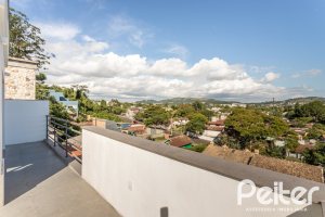 Casa à venda com 164m², 3 dormitórios, 1 suíte, 2 vagas, no bairro Ipanema em Porto Alegre