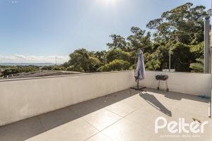 Casa à venda com 164m², 3 dormitórios, 1 suíte, 2 vagas, no bairro Ipanema em Porto Alegre