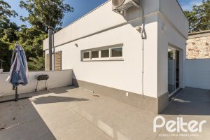 Casa à venda com 164m², 3 dormitórios, 1 suíte, 2 vagas, no bairro Ipanema em Porto Alegre