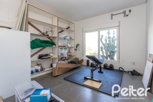 Casa à venda com 164m², 3 dormitórios, 1 suíte, 2 vagas, no bairro Ipanema em Porto Alegre