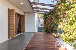 Casa à venda com 164m², 3 dormitórios, 1 suíte, 2 vagas, no bairro Ipanema em Porto Alegre