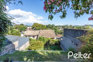 Casa à venda com 164m², 3 dormitórios, 1 suíte, 2 vagas, no bairro Ipanema em Porto Alegre