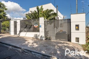 Casa à venda com 164m², 3 dormitórios, 1 suíte, 2 vagas, no bairro Ipanema em Porto Alegre