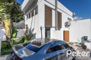 Casa à venda com 164m², 3 dormitórios, 1 suíte, 2 vagas, no bairro Ipanema em Porto Alegre