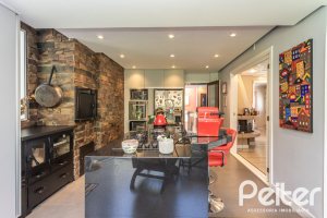 Casa à venda com 392m², 3 dormitórios, 1 suíte, 4 vagas, no bairro Tristeza em Porto Alegre