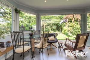 Casa à venda com 392m², 3 dormitórios, 1 suíte, 4 vagas, no bairro Tristeza em Porto Alegre