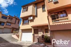 Casa em Condomínio à venda com 154m², 3 dormitórios, 1 suíte, 2 vagas, no bairro Ipanema em Porto Alegre