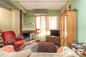 Casa em Condomínio à venda com 154m², 3 dormitórios, 1 suíte, 2 vagas, no bairro Ipanema em Porto Alegre