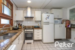 Casa em Condomínio à venda com 154m², 3 dormitórios, 1 suíte, 2 vagas, no bairro Ipanema em Porto Alegre