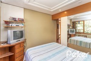 Casa em Condomínio à venda com 154m², 3 dormitórios, 1 suíte, 2 vagas, no bairro Ipanema em Porto Alegre