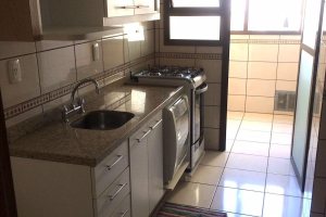 Apartamento à venda com 91m², 2 dormitórios, 1 suíte, 1 vaga, no bairro Menino Deus em Porto Alegre
