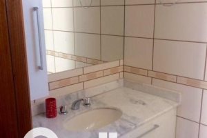 Apartamento à venda com 91m², 2 dormitórios, 1 suíte, 1 vaga, no bairro Menino Deus em Porto Alegre