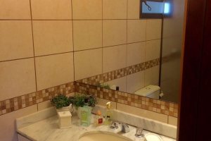 Apartamento à venda com 91m², 2 dormitórios, 1 suíte, 1 vaga, no bairro Menino Deus em Porto Alegre
