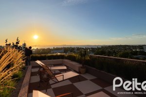 Apartamento à venda com 218m², 3 dormitórios, 1 suíte, 2 vagas, no bairro Tristeza em Porto Alegre