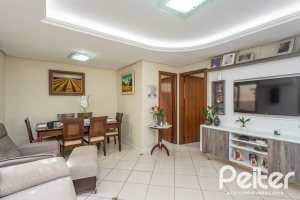 Casa à venda com 152m², 3 dormitórios, 1 suíte, 2 vagas, no bairro Vila Assunção em Porto Alegre