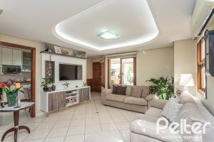 Casa à venda com 152m², 3 dormitórios, 1 suíte, 2 vagas, no bairro Vila Assunção em Porto Alegre