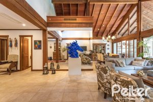 Casa em Condomínio à venda com 290m², 3 dormitórios, 3 suítes, 4 vagas, no bairro Terra Ville em PORTO ALEGRE