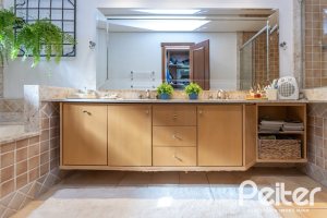 Casa em Condomínio à venda com 290m², 3 dormitórios, 3 suítes, 4 vagas, no bairro Terra Ville em PORTO ALEGRE