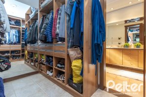 Casa em Condomínio à venda com 290m², 3 dormitórios, 3 suítes, 4 vagas, no bairro Terra Ville em PORTO ALEGRE