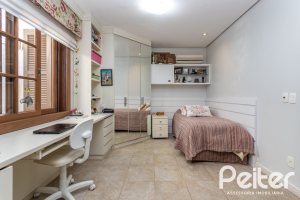 Casa em Condomínio à venda com 290m², 3 dormitórios, 3 suítes, 4 vagas, no bairro Terra Ville em PORTO ALEGRE