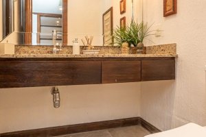 Casa em Condomínio à venda com 290m², 3 dormitórios, 3 suítes, 4 vagas, no bairro Terra Ville em PORTO ALEGRE