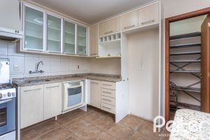 Casa em Condomínio à venda com 270m², 3 dormitórios, 1 suíte, 3 vagas, no bairro Jardim Isabel em PORTO ALEGRE