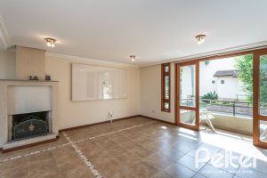 Casa em Condomínio à venda com 270m², 3 dormitórios, 1 suíte, 3 vagas, no bairro Jardim Isabel em PORTO ALEGRE