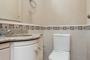 Casa em Condomínio à venda com 270m², 3 dormitórios, 1 suíte, 3 vagas, no bairro Jardim Isabel em PORTO ALEGRE